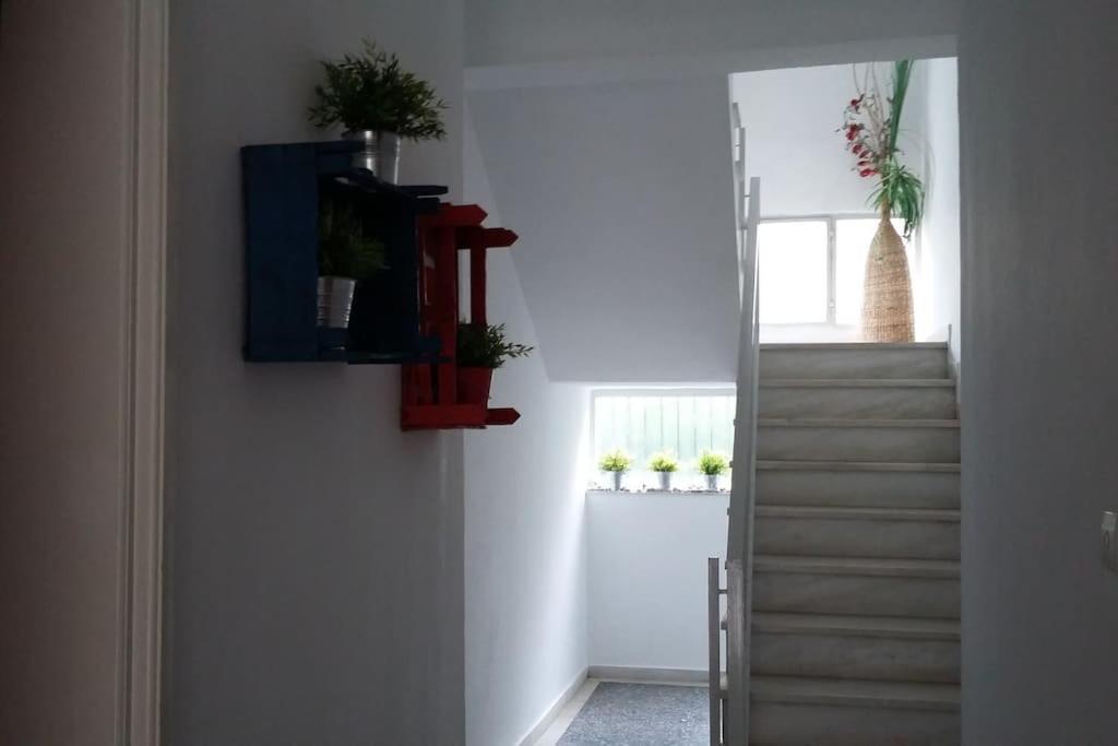Cozy Seaside Apartment Loutraki Bagian luar foto